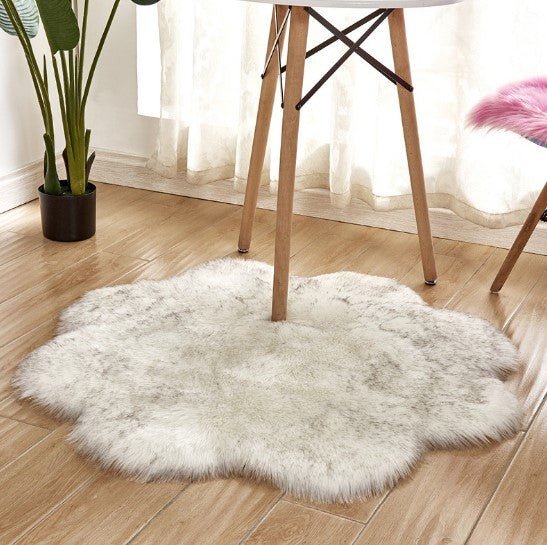 Floral Faux Sheepskin Rug - Tassenworte