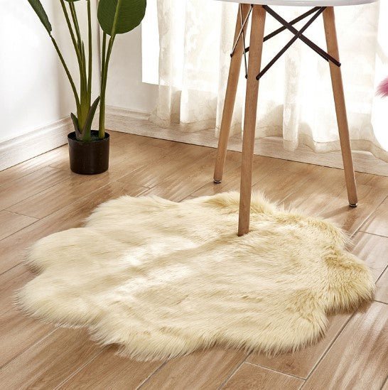 Floral Faux Sheepskin Rug - Tassenworte