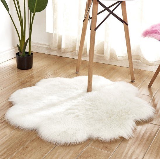 Floral Faux Sheepskin Rug - Tassenworte