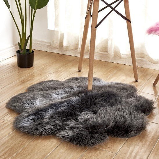 Floral Faux Sheepskin Rug - Tassenworte