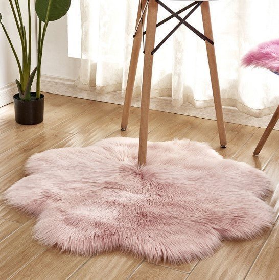 Floral Faux Sheepskin Rug - Tassenworte