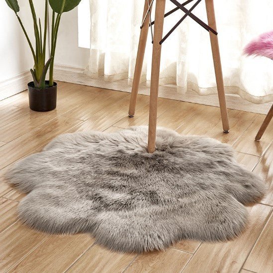 Floral Faux Sheepskin Rug - Tassenworte