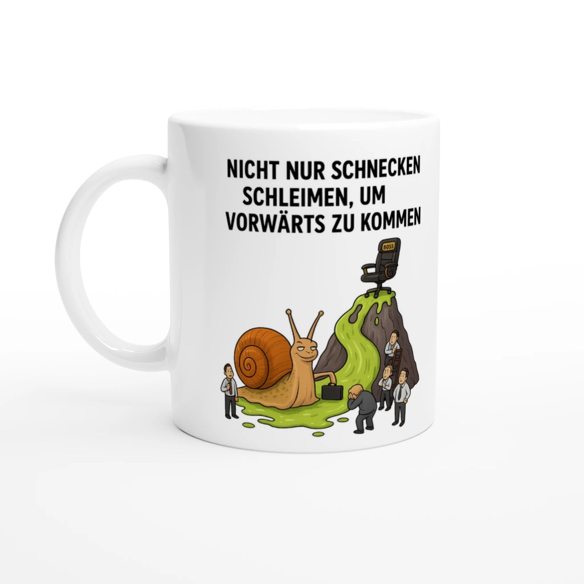 Freigestellte Tasse mit dem Spruch "Nicht nur Schnecken schleimen..." und Schnecken-Motiv.