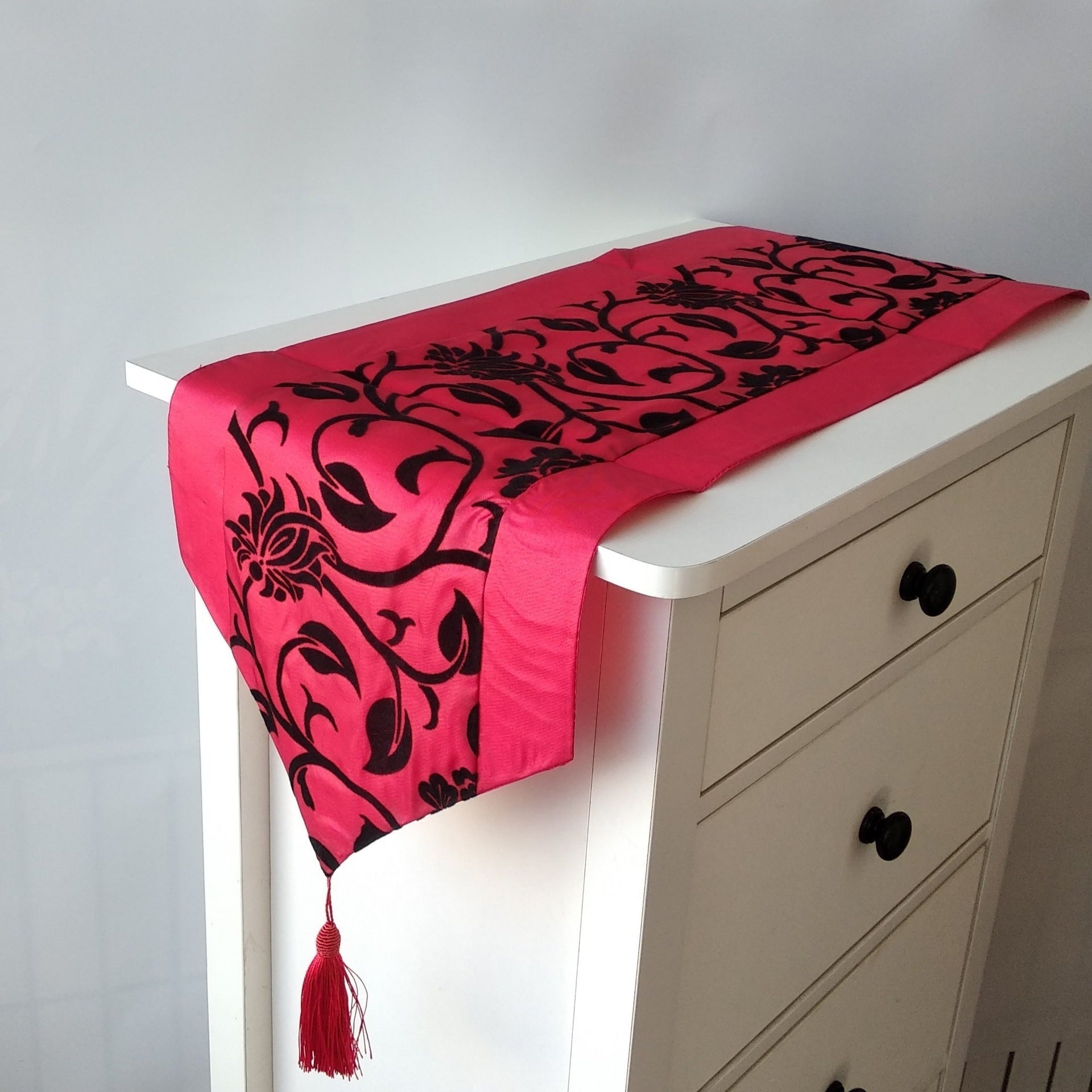 Modern Silk Coffee Table Runner - Tassenworte